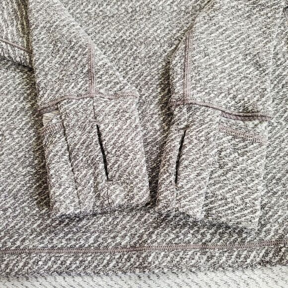 Lululemon Shirt Womens 6 Gray Pullover 1/4 Zip Gym Training Running - Picture 5 of 13